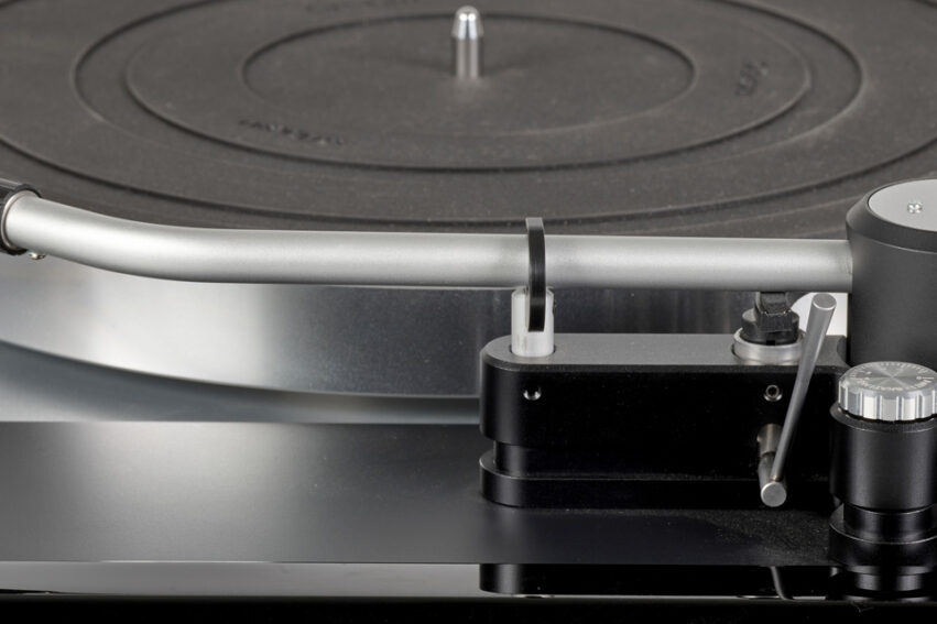 Thorens TD 1600 turntable